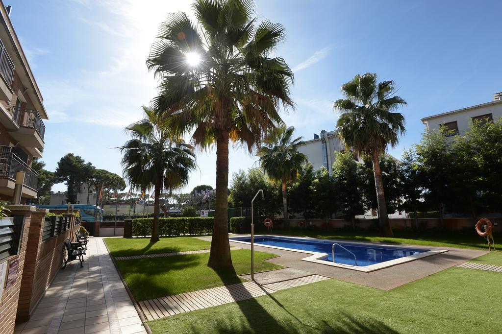 Velor Apartamentos Turisticos Castelldefels Luaran gambar