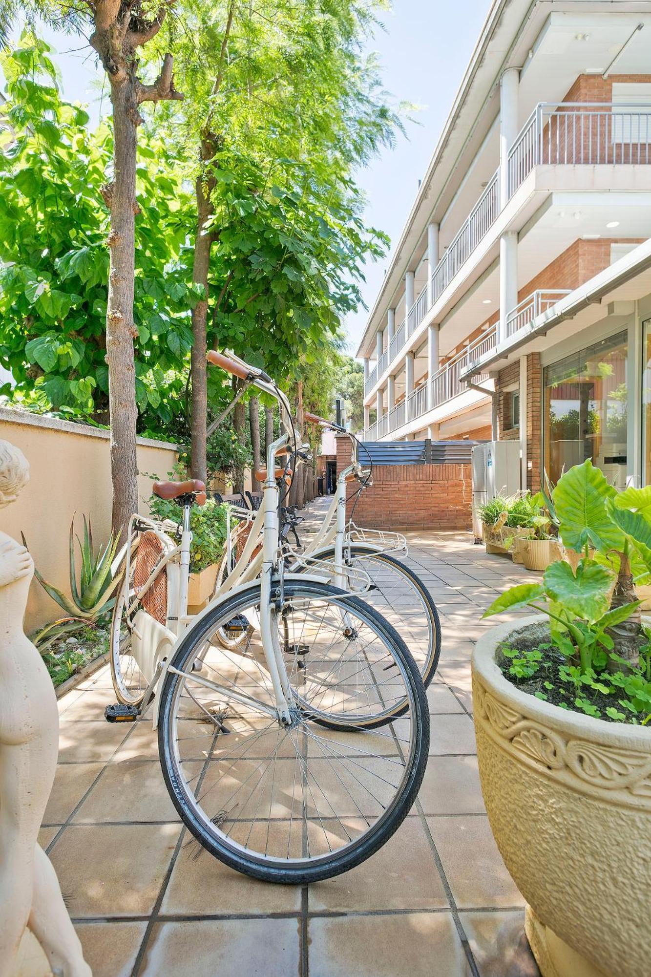Apartamentos Velor Castelldefels Luaran gambar